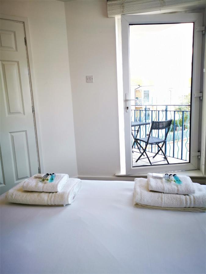 Appartamento Marina Living With Parking, Balcony, Quiet And Secure Hove Esterno foto
