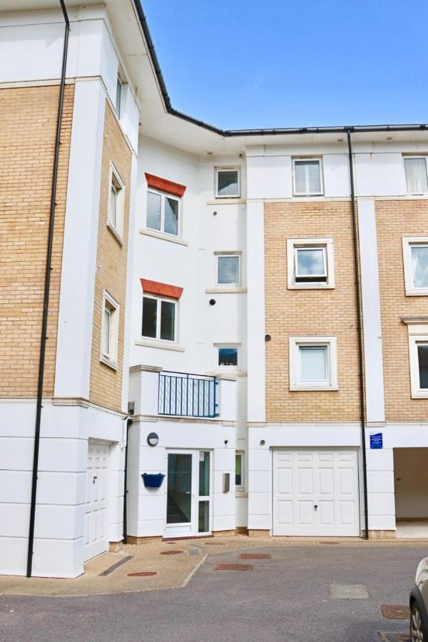 Appartamento Marina Living With Parking, Balcony, Quiet And Secure Hove Esterno foto